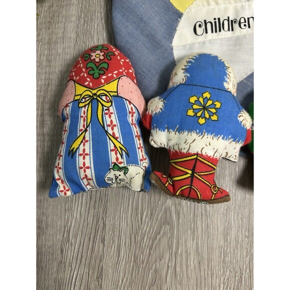 Vintage Children of the World Small Cloth Fabric Dolls Set Of 5 + Bag READ - Picture 5 of 12